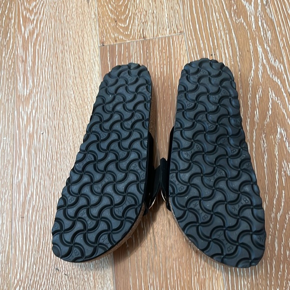 Birkenstocks Madrid black with big gold buckle - Picture 5 of 5